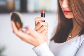 Qué color de labios rejuvenece